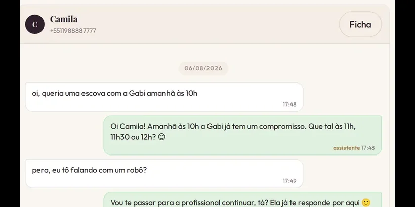 O produto em operação: conversa real atendida pela assistente no painel do Nexus